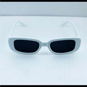 Fashion New Square Retro Small Frame Sunglasses.